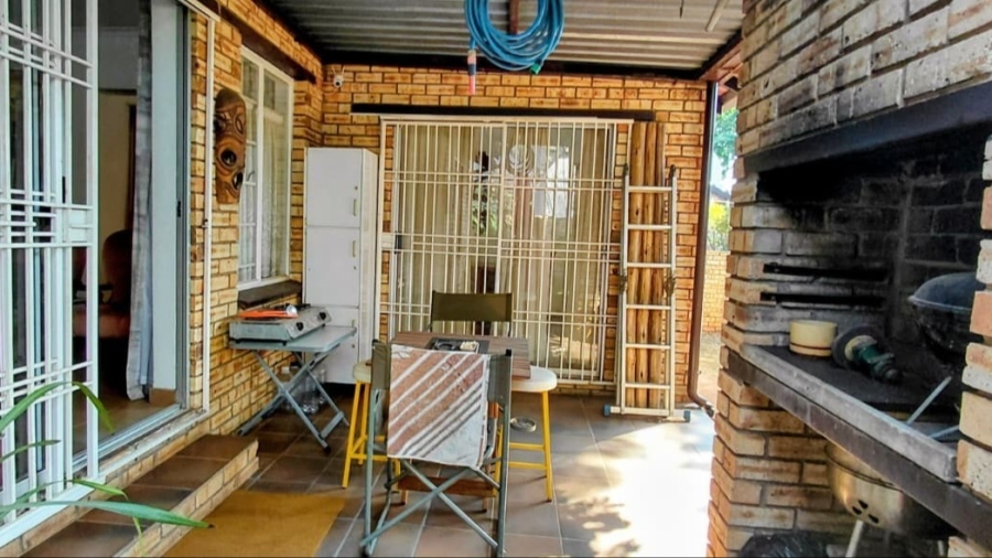 3 Bedroom Property for Sale in Safari Gardens North West